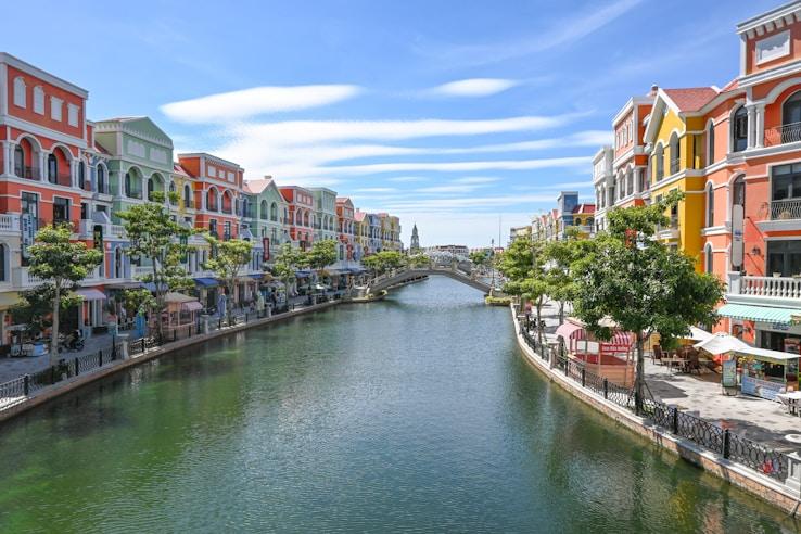 Seasonal deals at top destinations